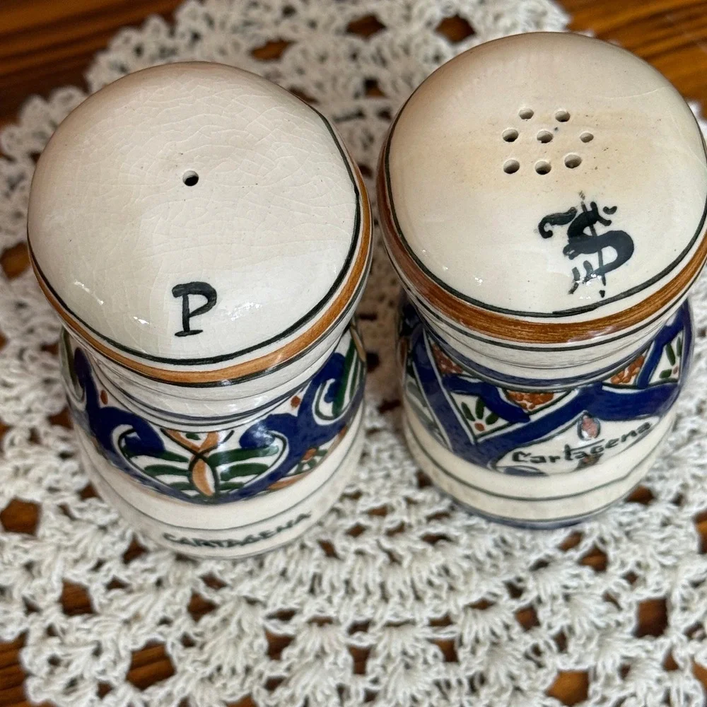 Horus Cartagena Salt and Pepper Shakers Hand Painted Colombia Blue White Good